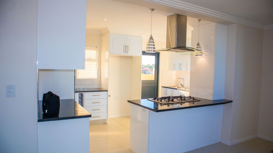 4 Bedroom Property for Sale in Kidds Beach Eastern Cape